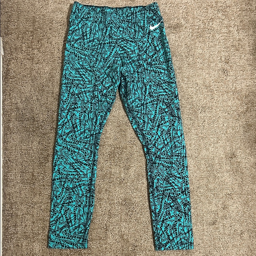 Nike Women's Black and Blue Patterned Capris